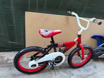 Huffy Disney Pixar Cars Lightning McQueen kids' bicycle size 16 inch
