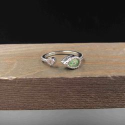 Size 7 Sterling Silver Bright Green And Clear Glass Open Band Ring