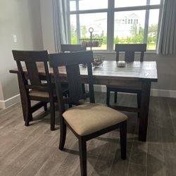 Dining Room Table With Chairs