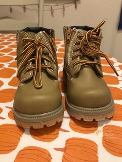 Boys boots