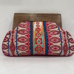Chloe & Lex Woman’s Neon Pink Beaded Boho Clutch with Wood Handle 