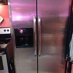 Frigidaire APPLIANCES- Pre-owned. Good Condition 