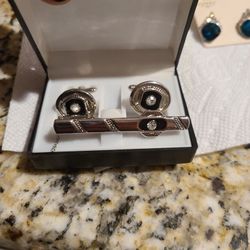 NICE LOOKING tie Clip Set