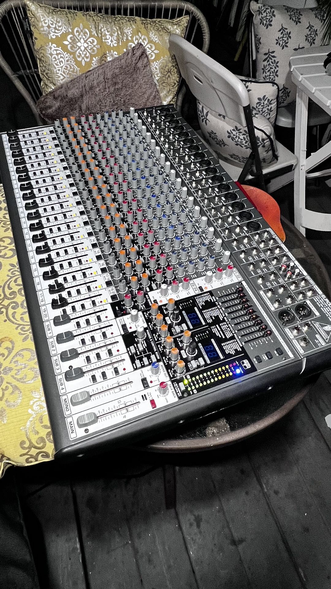 Behringer Mixer