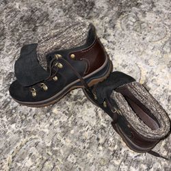 Women’s Size 9 Merrell Select Grip Hiking Boots 