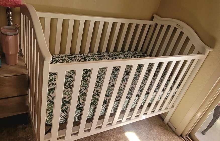 Baby  Crib 