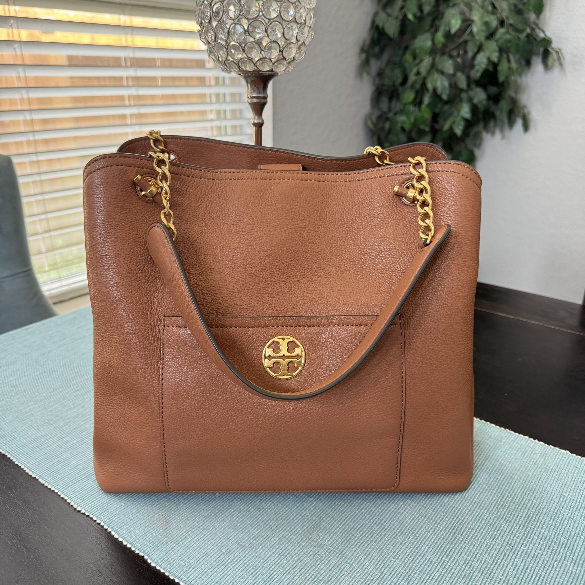 Tory Burch Chelsea Slouchy Leather Tote
