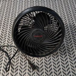 Honeywell HT-800 Turbo Fan with three speed settings