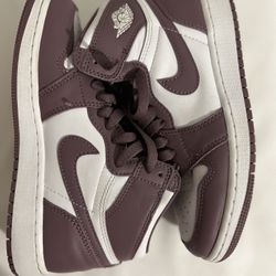 Jordan 1’s Purple White 4.5 