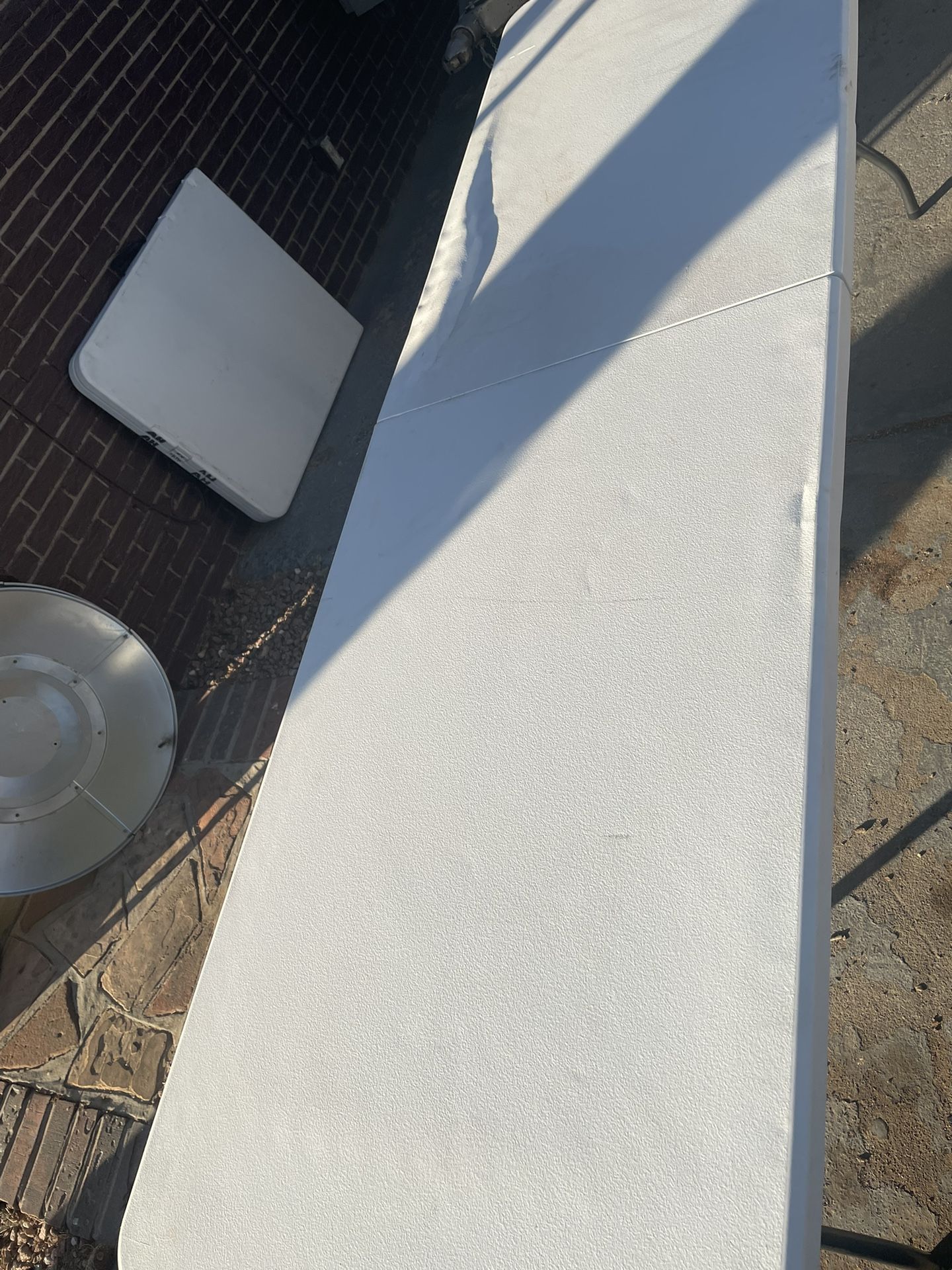 8 Ft Foldable Damaged Table