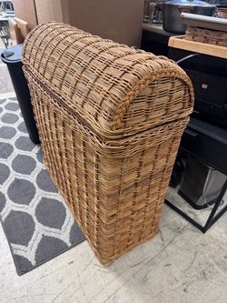 Large Wicker Laundry Hamper with Lid