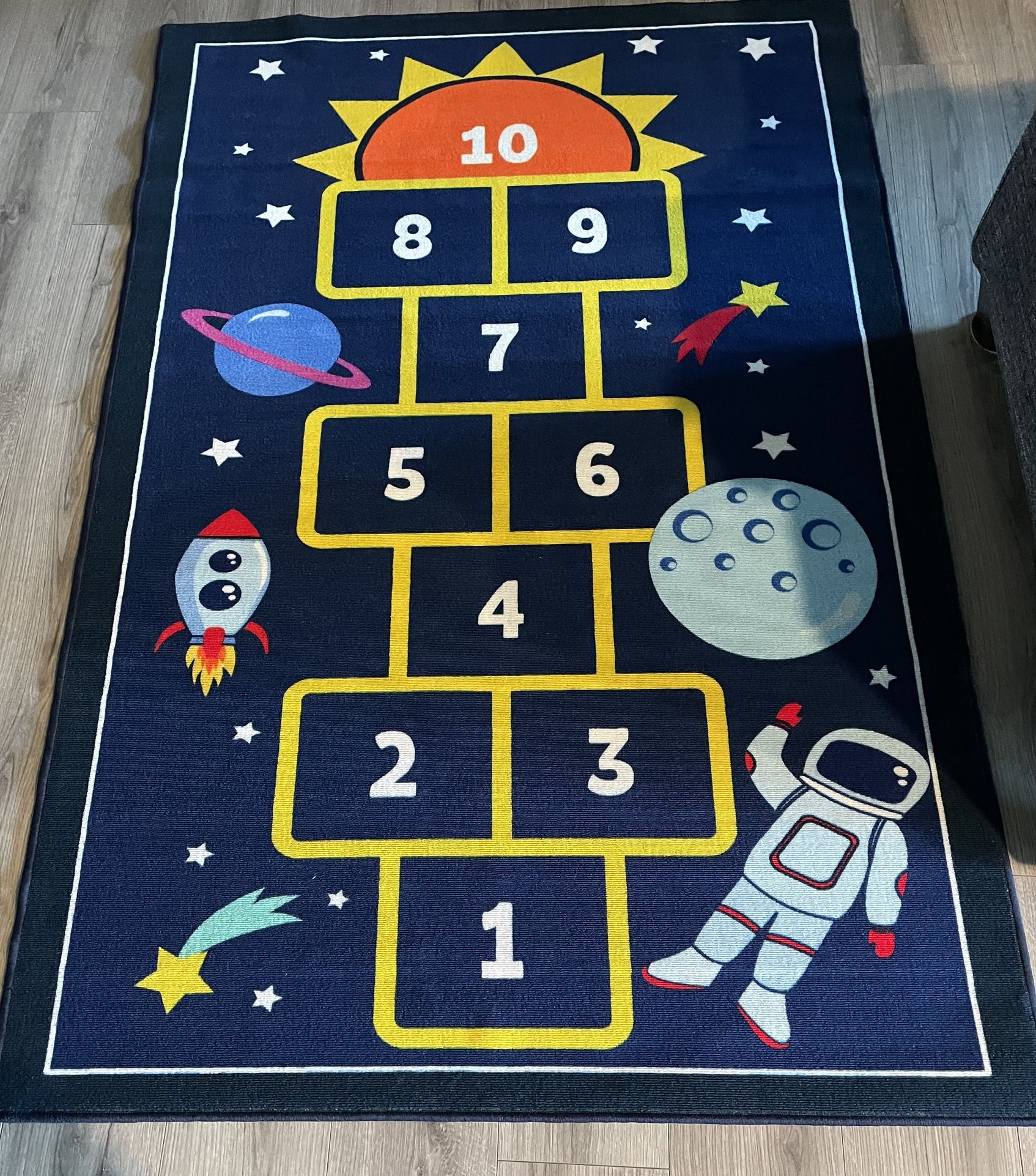 Kids Rug (READ DESCRIPTION)