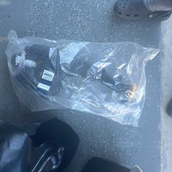 06-10 Jeep Srt8 Front Fender Liners & Washer Tank 