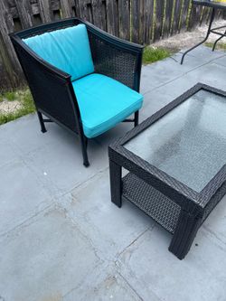 Hampton Bay Patio Set Chair and Table 34”W x 20”D x 18”1/2H Used But in Good Condition $60 Firm On Price