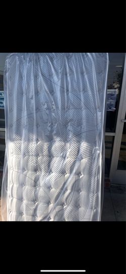 Twin mattress