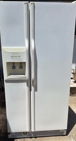 Side by side refrigerator