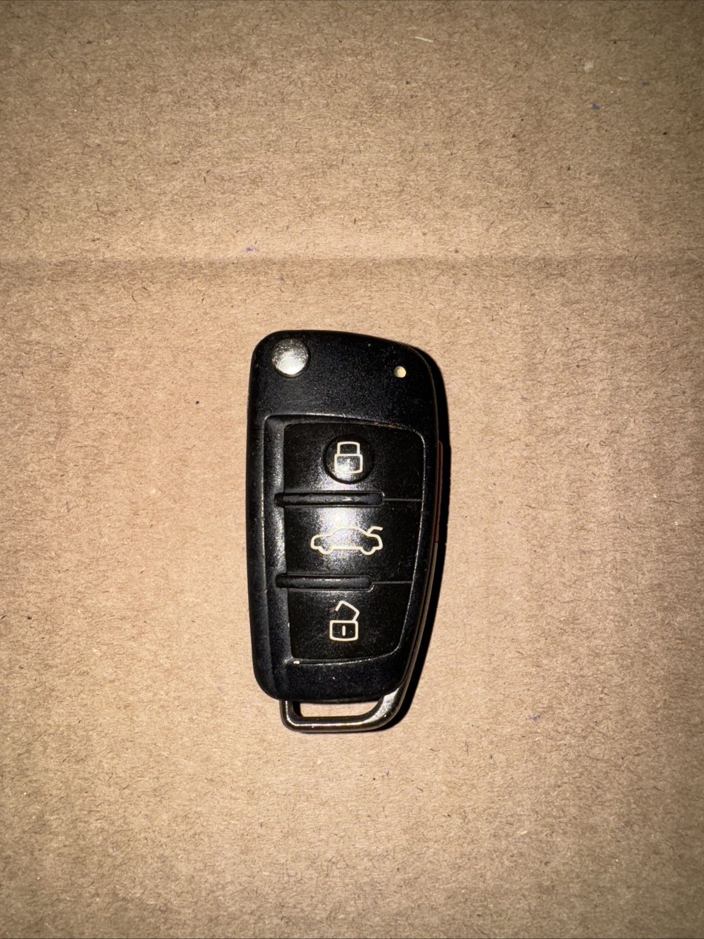 For Sale: Genuine 2019 Audi Q7 Key Fob - Used
