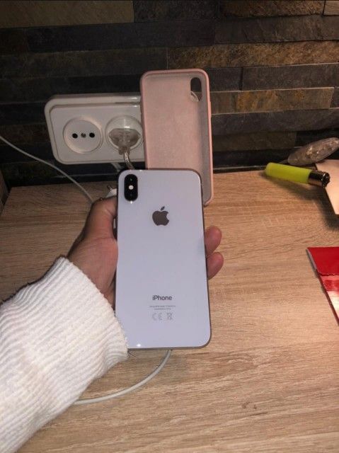 Unlocked iPhone X 64Gb Excellent condition