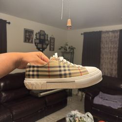 Burberry Shoes 