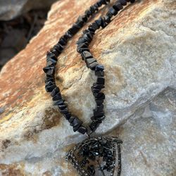 Black Tree Of Life Pendant Chips Necklace