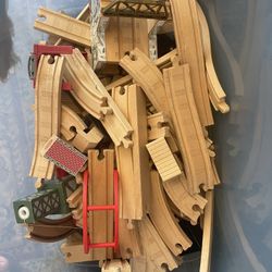 Wooden Thomas The train Tracks/bridges 