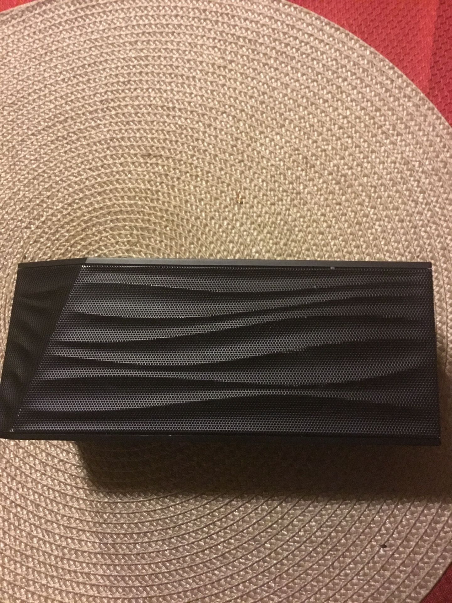 Vendo Bluetooth speaker con auxiliar excelente condición usado pero en buen estado