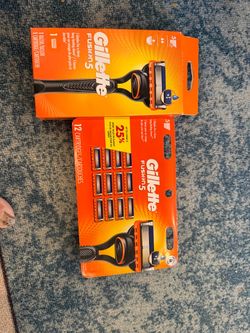 Gillette Fusion 5 cartridges and Razor