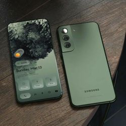 Samsung Galaxy S22 Plus 5G 128gb  Unlocked, FREE Smartwach/ Headphones. Pay $1 Today Rest in payments. NO CREDIT NEEDED FINANCING