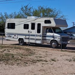 RV.   1984 Winnebago 