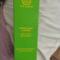 Tata Harper Regenerating Cleanser Exfoliating Treatment