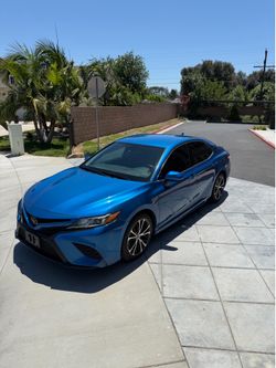 2020 Toyota Camry SE
