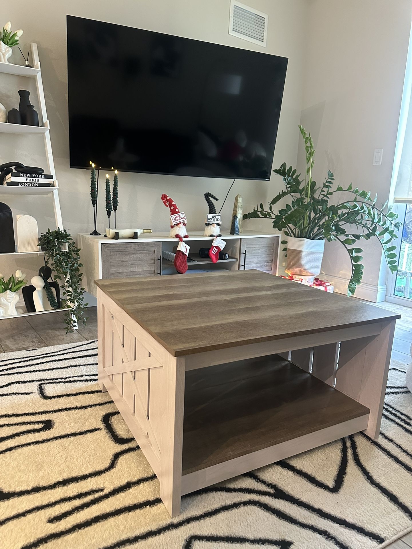 Coffee Table With Storage