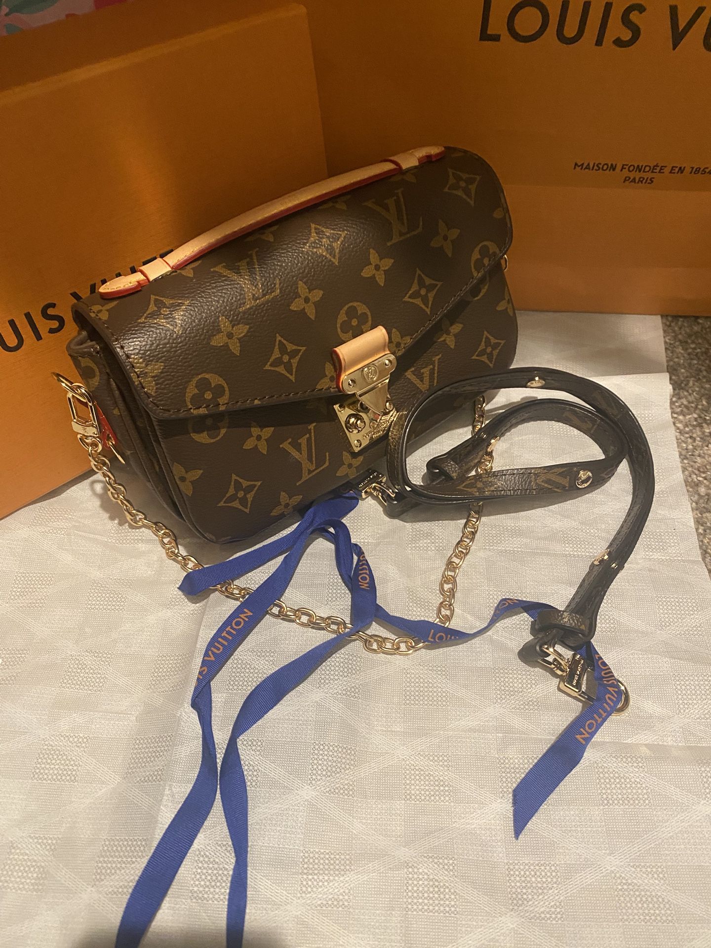 Louis Vuitton Métis Bag