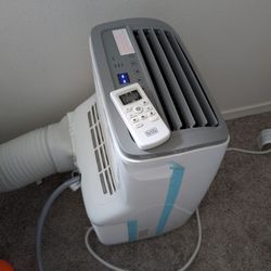 Black And Decker AIR CONDITIONER 