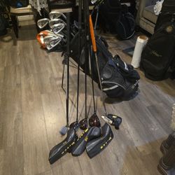 GOLDEN BEAR-GOLF CLUBS WITH STANDBAG (12 CLUBS)