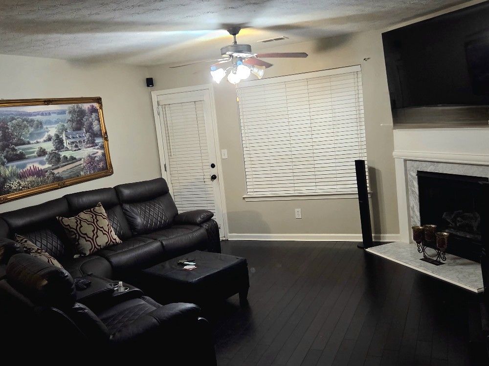 Comfortable 2 Recliner Sectional