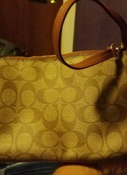 Large hand wrist bag ( coach )