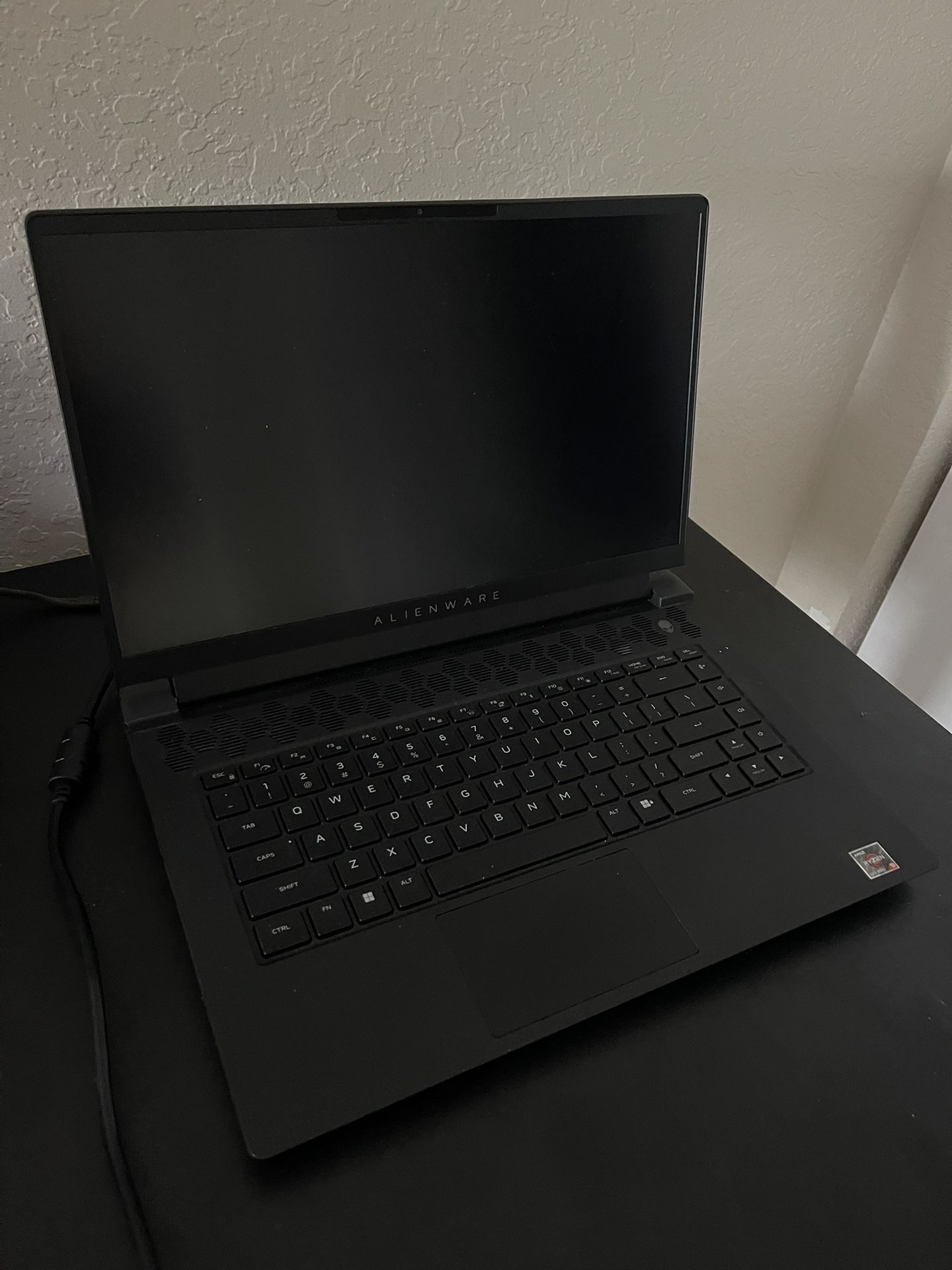 Alienware m15 R7 15.6" Gaming Laptop - RTX 3070 Ti, AMD Ryzen 9 6900HX, 32GB RAM