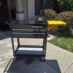 Yukon rolling tool cart