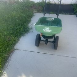 Scott’s Seed Grass Feeder 