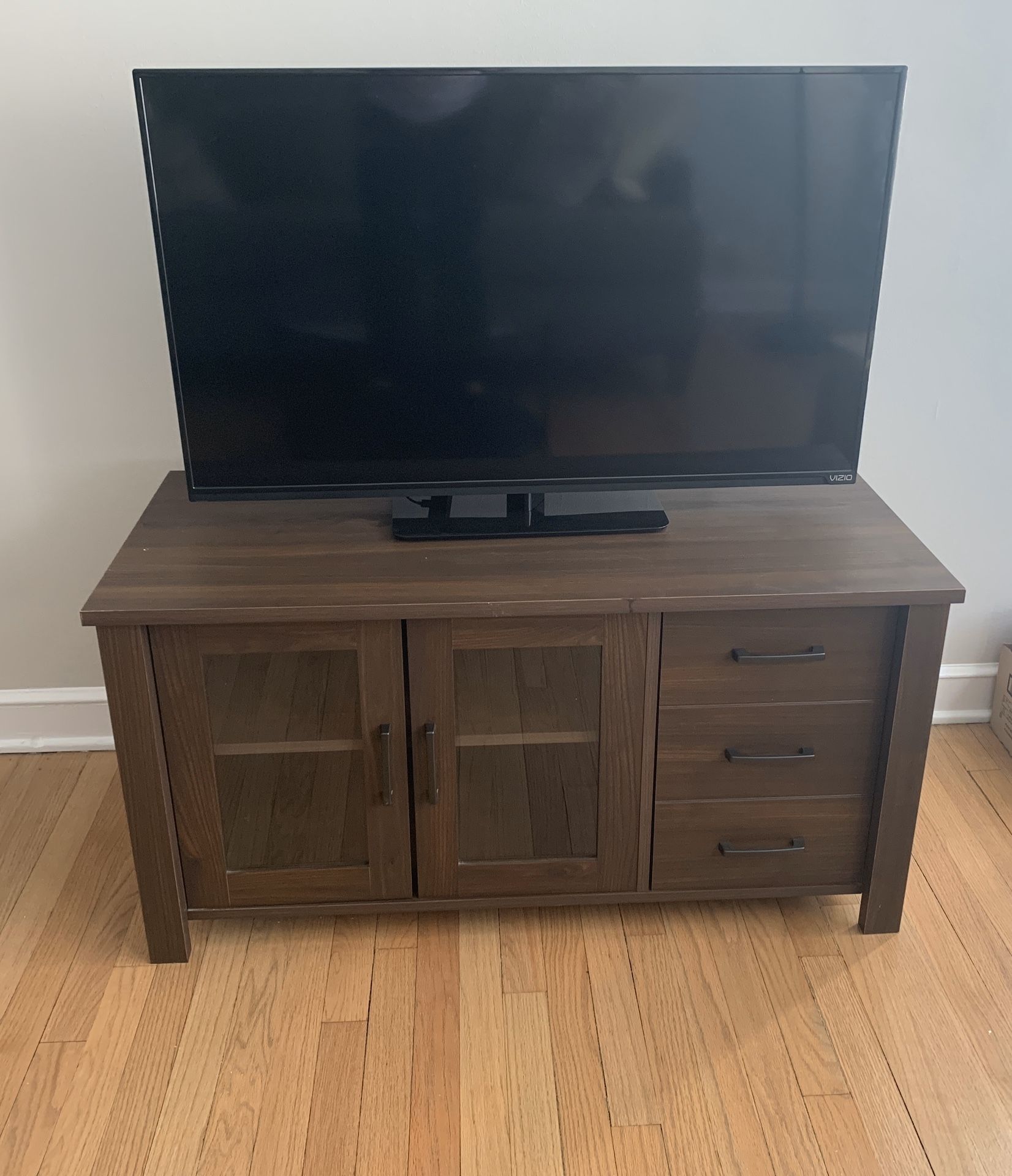 40” TV + Stand