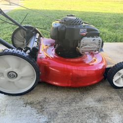 Yard Machine 21” Mower With a Briggs And Stratton 550EX engine / Bag Not Included 