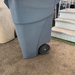 50 Gallon RUBBERMAID COMMERCIAL Trash Can 