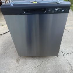 GE STAINLESS DISHWASHER ( FREE DELIVERY)