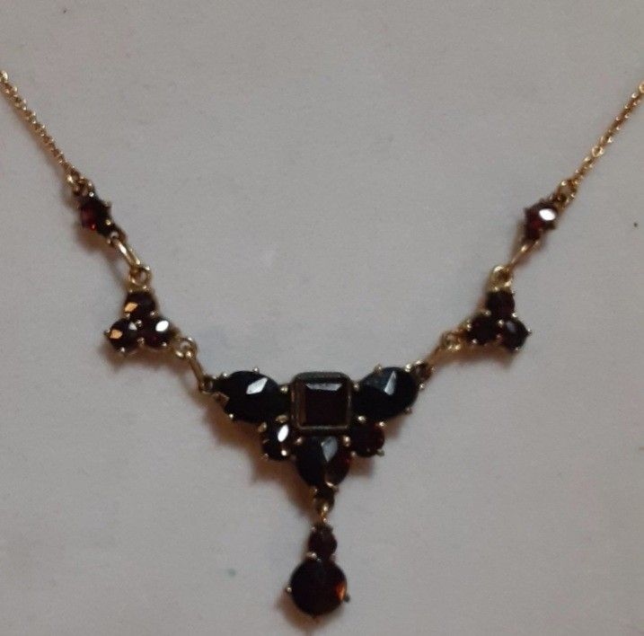 10k BOHEMIAN GARNET FESTOON Necklace ~ Germany