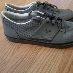 Puma shoes size 9.5