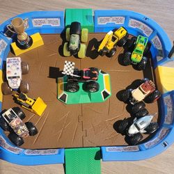 Monster jam dirt arena set