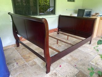 Queen Wooden bed  frame with headboard