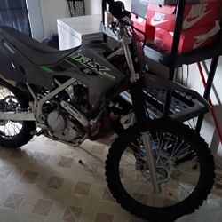KLX  230r  Dirtbike (green & grey )