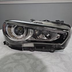 Q50 OEM RIGHT HEADLIGHT 